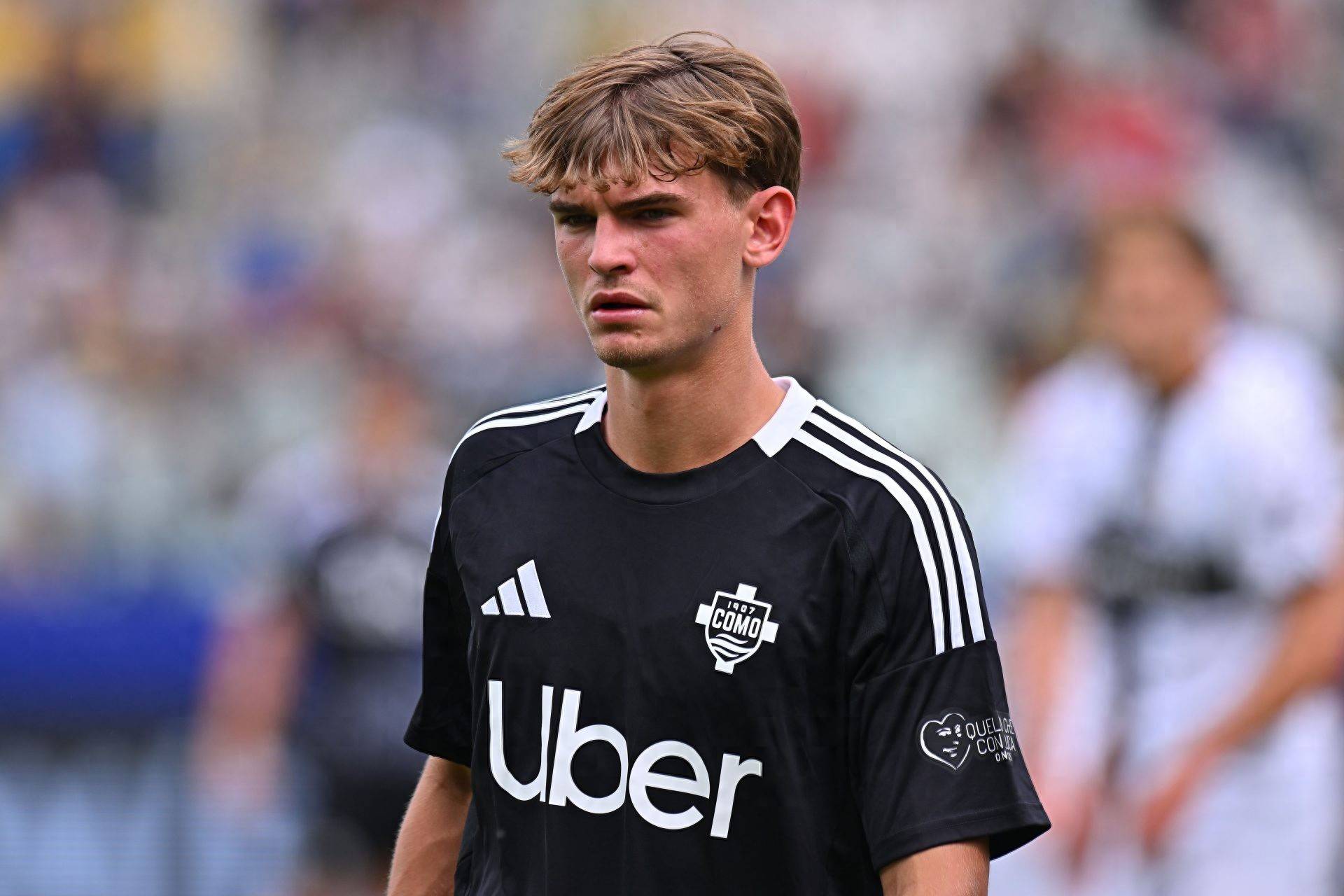 场上绝对属 场上绝对属