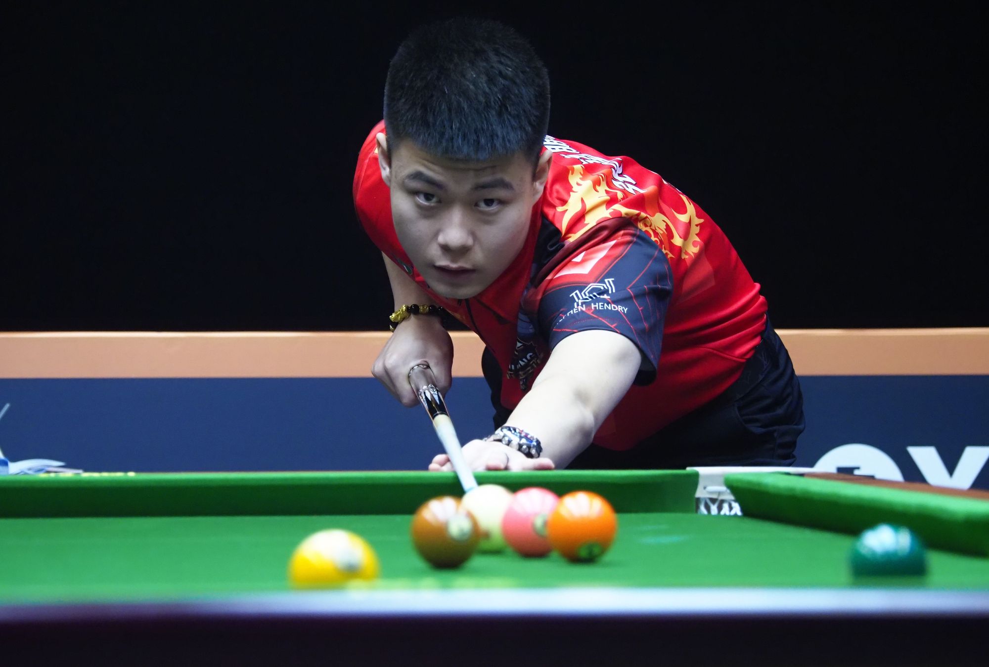 舞台不再只 舞台不再只